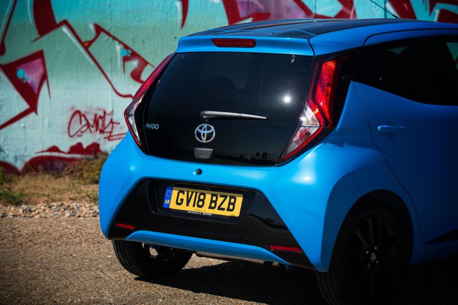 Детали экстерьера Toyota Aygo x-press 5-Door 2018 года  (UK) (фото 11 из 37)